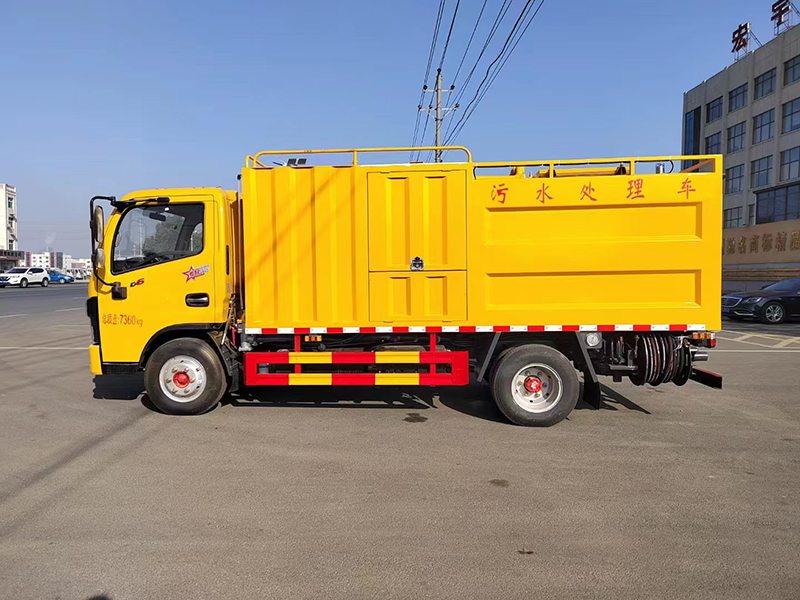 東風多利卡污水處理車